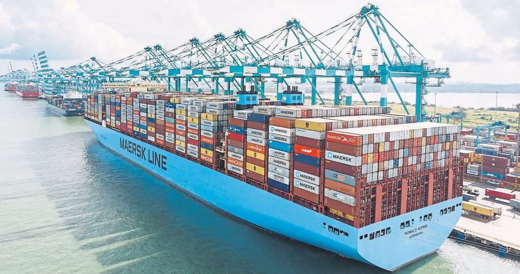Các hãng tàu vận tải container đối mặt sức ép thua lỗ nghiêm trọng vì đại  dịch Covid-19