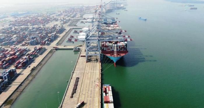 Đón 'siêu tàu' container, cảng Cái Mép vượt công suất thiết kế - Báo Giao Thông